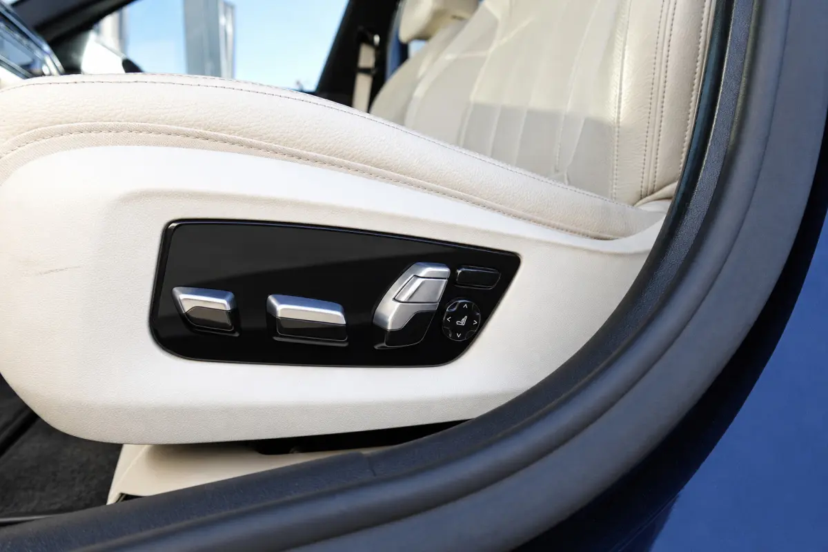 M550i xDrive PANO HUD HARMAN VOL