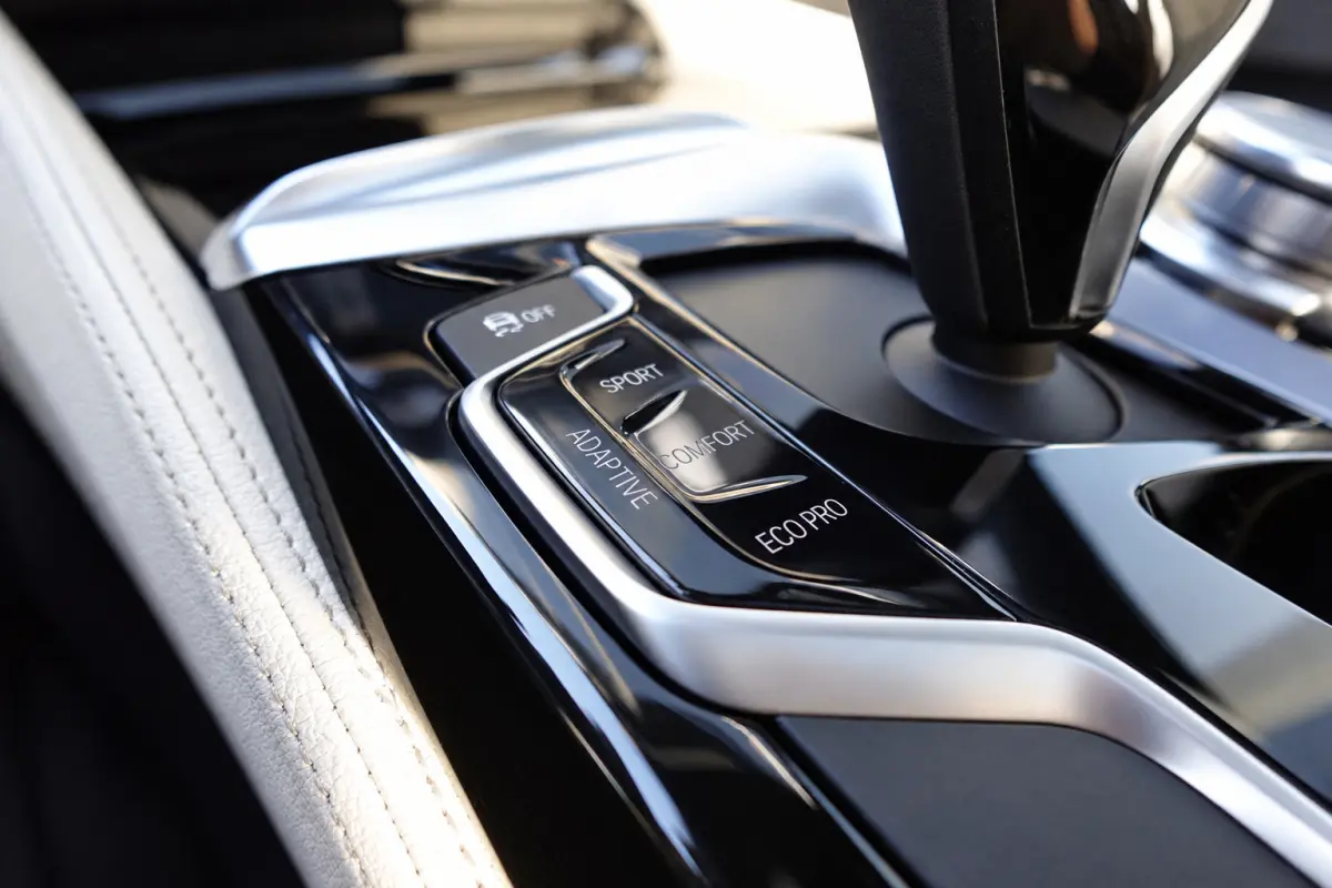 M550i xDrive PANO HUD HARMAN VOL