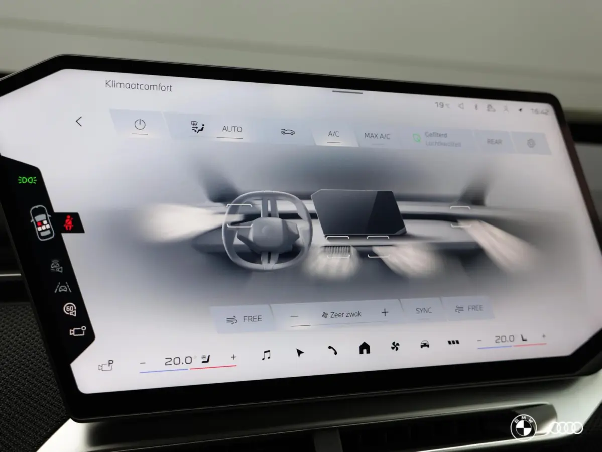 50 xDrive M SPORT PRO 113 kWh / PANO / HIGHWAY ASS / MASSAGE STOEL / HEAD UP / TREKHAAK / 21"