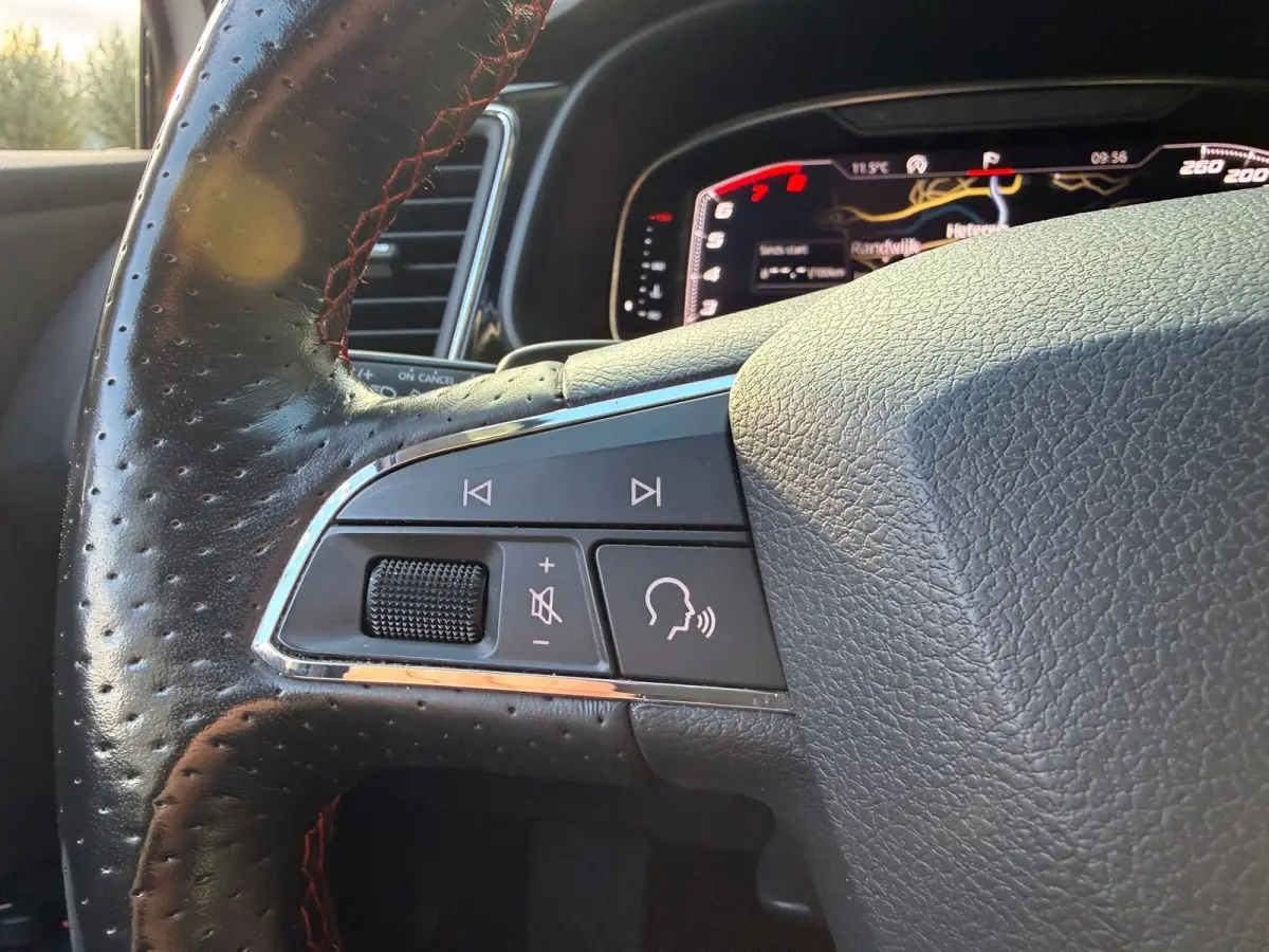 1.5 TSI FR Ultimate Edition Black Sky | Virtual | Keyless | Full LED | Ambient | Camera | Clima |