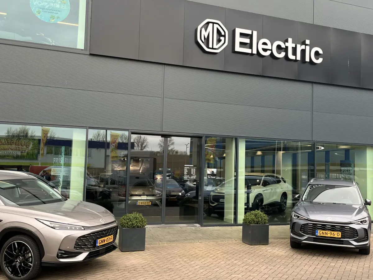 Performance AWD 70 kWh | Panoramisch Schuifkanteldak | Stoelventilatie | Lichtgrijs interieur