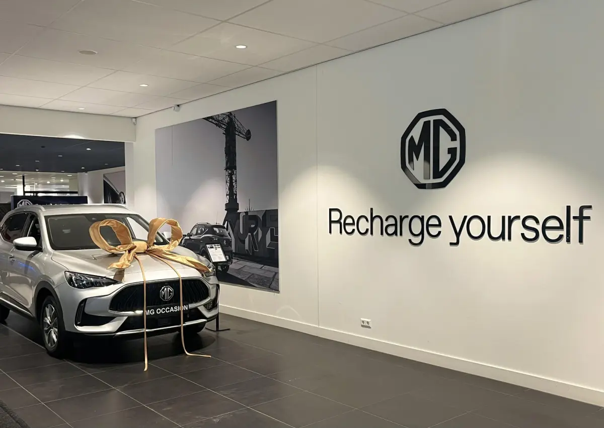 Performance AWD 70 kWh | Panoramisch Schuifkanteldak | Stoelventilatie | Lichtgrijs interieur