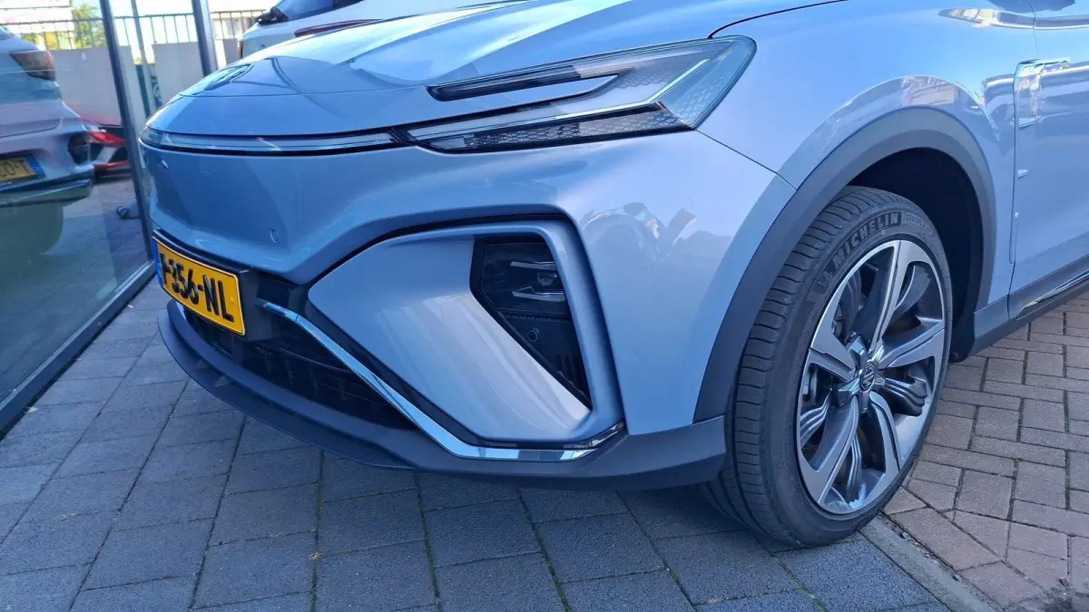 Performance AWD 70 kWh | Panoramisch Schuifkanteldak | Stoelventilatie | Lichtgrijs interieur
