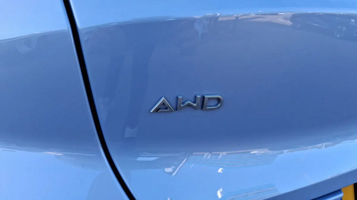 Performance AWD 70 kWh | Panoramisch Schuifkanteldak | Stoelventilatie | Lichtgrijs interieur