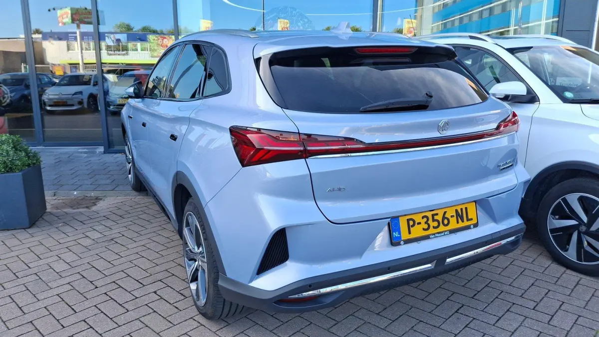 Performance AWD 70 kWh | Panoramisch Schuifkanteldak | Stoelventilatie | Lichtgrijs interieur