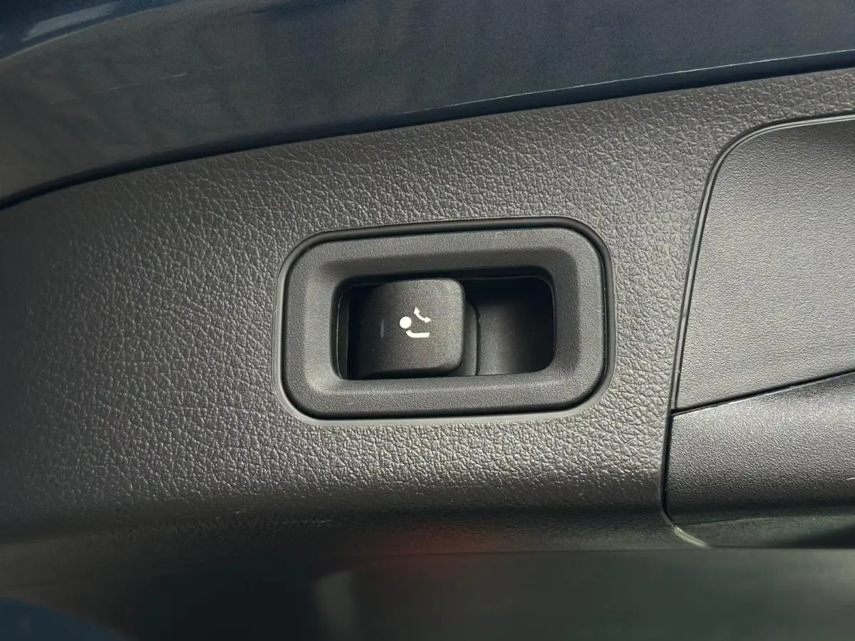 250e ** HIGH LED, HALF-LEDER, MBUX+, TREKH, DISTR, 18-inch LMV ** UNFALLFREI - VOL. MB ONDERH ** ** INFORMEER OOK NAAR ONZE AANTREKKELIJKE FINANCIAL-LEASE TARIEVEN **