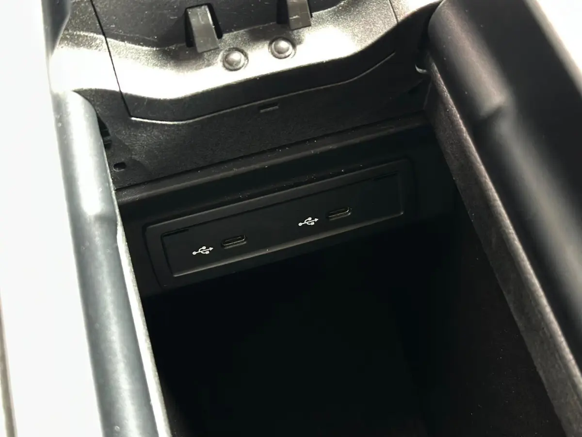 250e ** HIGH LED, HALF-LEDER, MBUX+, TREKH, DISTR, 18-inch LMV ** UNFALLFREI - VOL. MB ONDERH ** ** INFORMEER OOK NAAR ONZE AANTREKKELIJKE FINANCIAL-LEASE TARIEVEN **