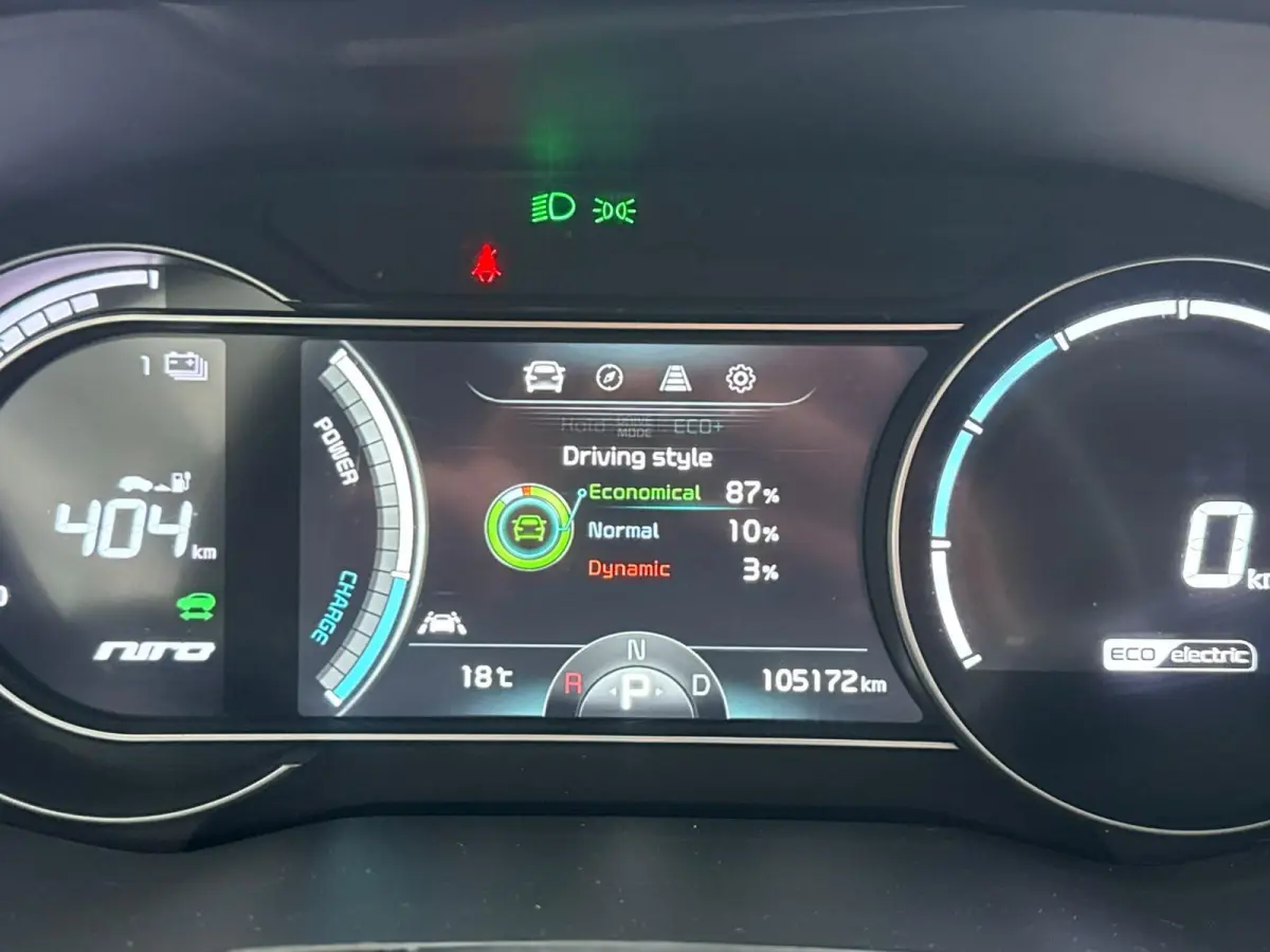 DynamicPlusLine 64 kWh|SOH100%|Stoelverw|