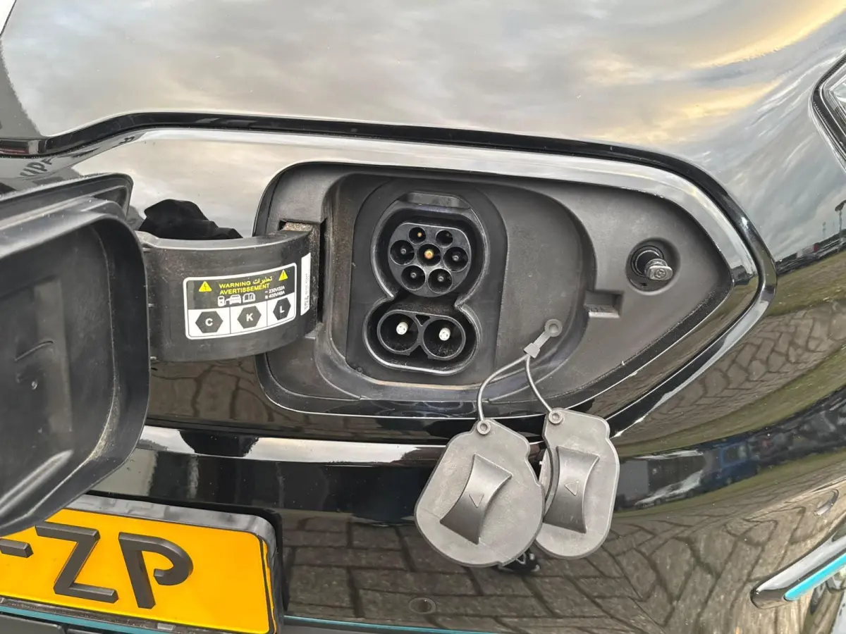 DynamicPlusLine 64 kWh|SOH100%|Stoelverw|