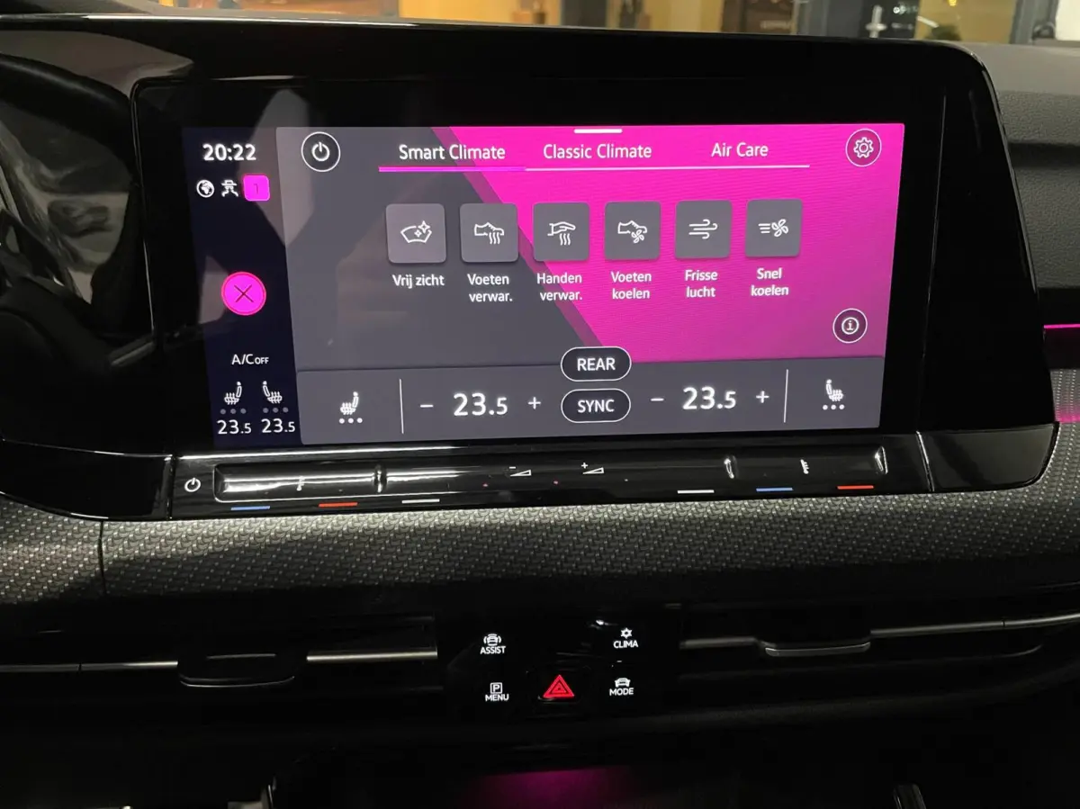 1.5 TSI R-Line Black Style/ Cam/ H&K/ Keyless/ IQ/ 18''LMV/ CarPlay