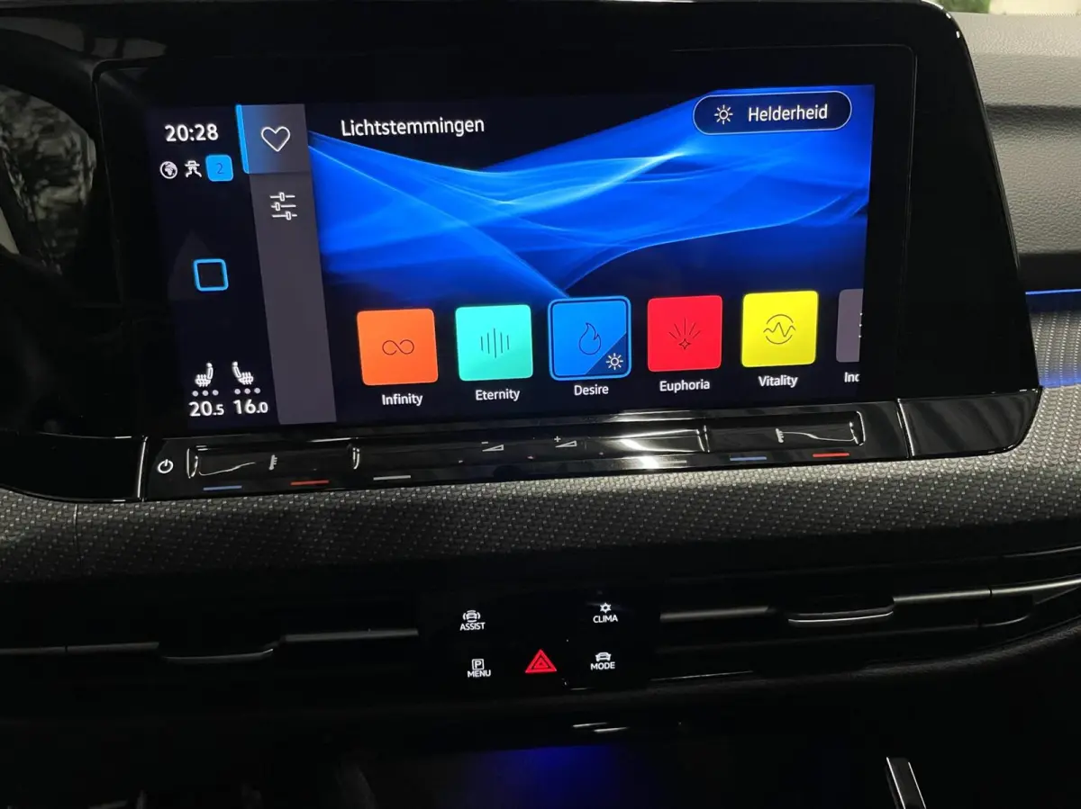 1.5 TSI R-Line Black Style/ Cam/ H&K/ Keyless/ IQ/ 18''LMV/ CarPlay