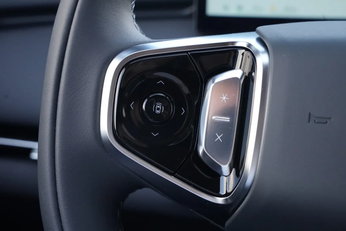 1.5 Max+ | PHEV | 262 PK | Panoramadak | 360° camera | Massage | Stoelverwarming | GEELY Starray EM-i 1.5 Max+ 262 PK met 1.5 liter 4-cilinder hybride benzinemotor, panoramadak, lederen bek
