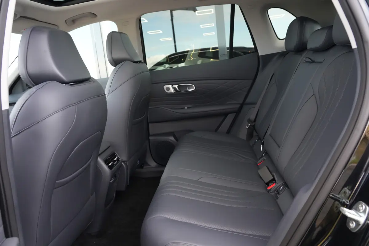 1.5 Max+ | PHEV | 262 PK | Panoramadak | 360° camera | Massage | Stoelverwarming | GEELY Starray EM-i 1.5 Max+ 262 PK met 1.5 liter 4-cilinder hybride benzinemotor, panoramadak, lederen bek