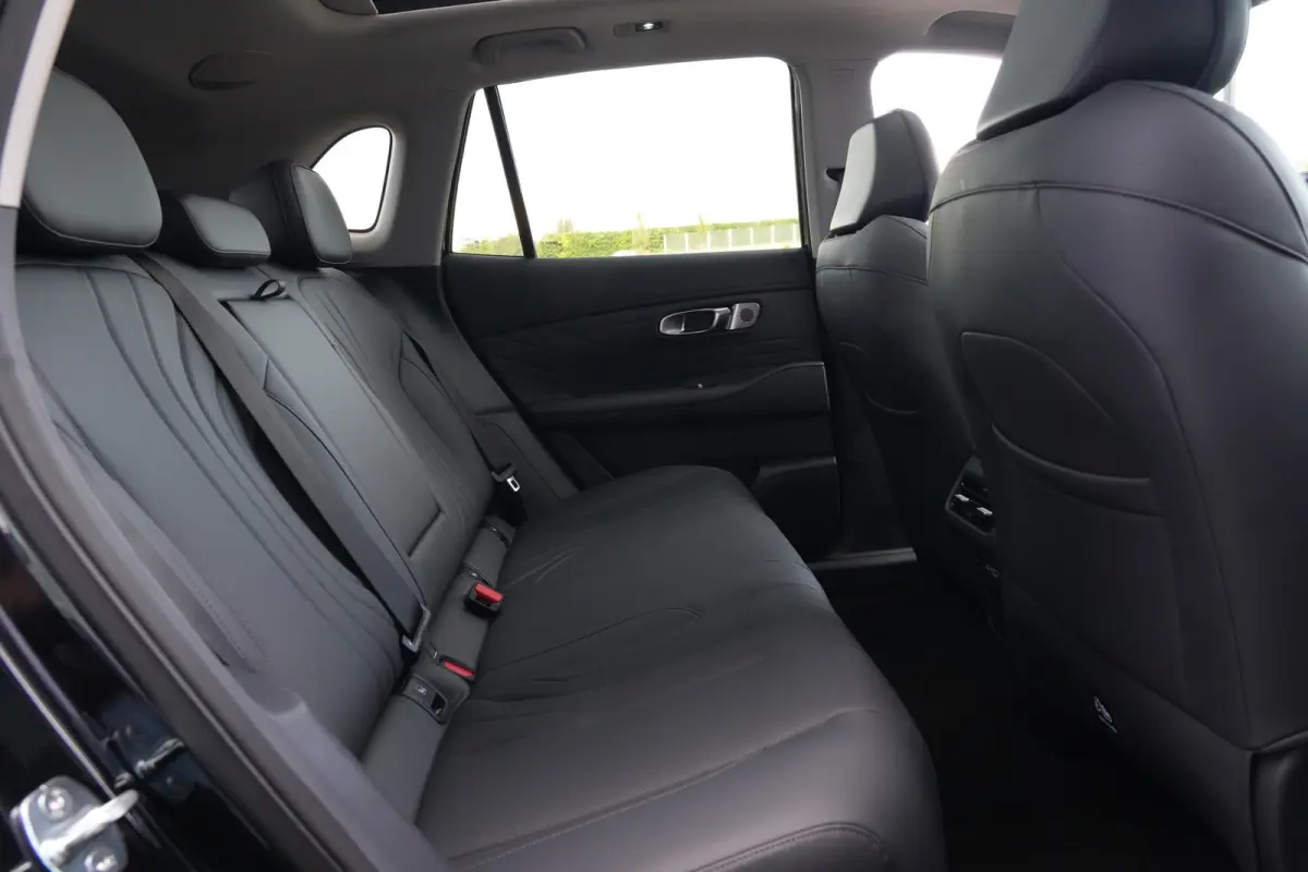 1.5 Max+ | PHEV | 262 PK | Panoramadak | 360° camera | Massage | Stoelverwarming | GEELY Starray EM-i 1.5 Max+ 262 PK met 1.5 liter 4-cilinder hybride benzinemotor, panoramadak, lederen bek