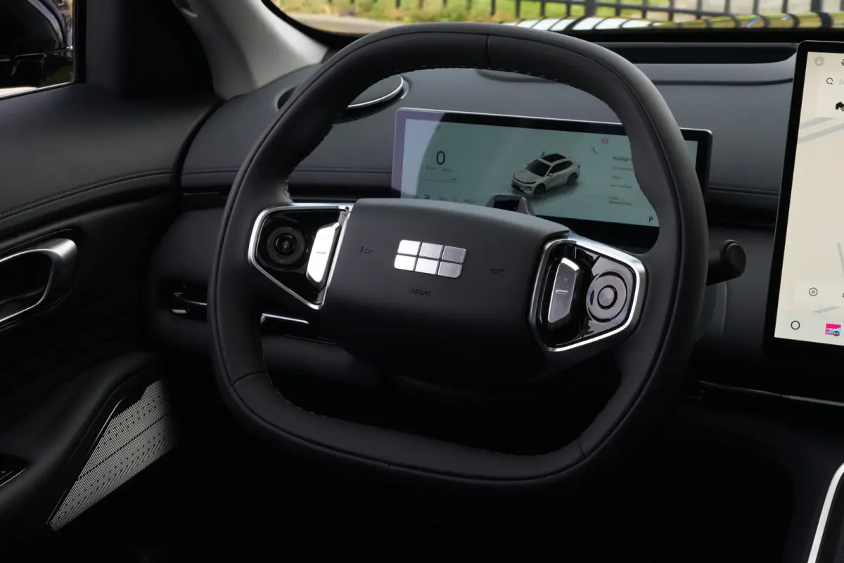 1.5 Max+ | PHEV | 262 PK | Panoramadak | 360° camera | Massage | Stoelverwarming | GEELY Starray EM-i 1.5 Max+ 262 PK met 1.5 liter 4-cilinder hybride benzinemotor, panoramadak, lederen bek