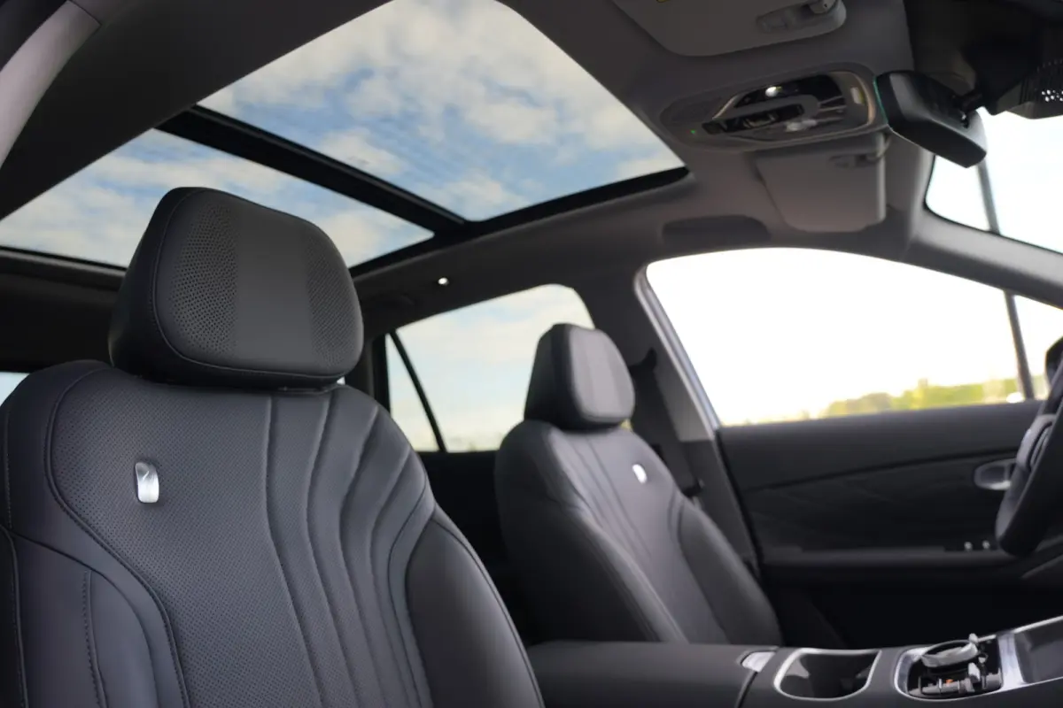 1.5 Max+ | PHEV | 262 PK | Panoramadak | 360° camera | Massage | Stoelverwarming | GEELY Starray EM-i 1.5 Max+ 262 PK met 1.5 liter 4-cilinder hybride benzinemotor, panoramadak, lederen bek