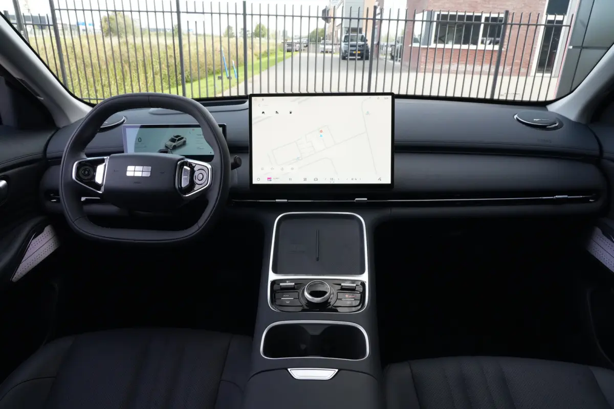 1.5 Max+ | PHEV | 262 PK | Panoramadak | 360° camera | Massage | Stoelverwarming | GEELY Starray EM-i 1.5 Max+ 262 PK met 1.5 liter 4-cilinder hybride benzinemotor, panoramadak, lederen bek