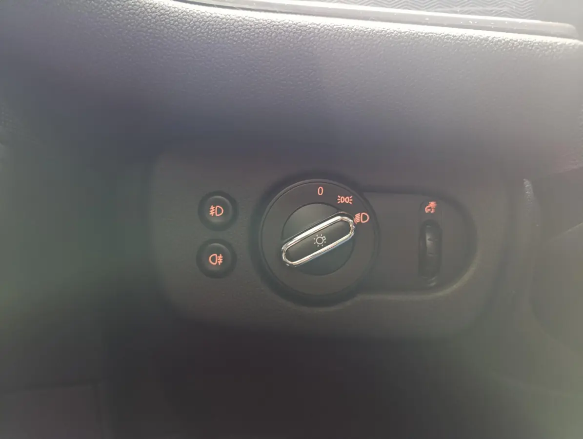 1.5 Cooper Chili Business Plus | BTW-auto | Stoelverwarming | Led-koplampen | Climate Control | Cruise Control | Navigatie | Automaat | Parkeersensoren voor+achter