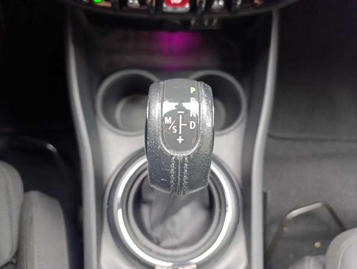 1.5 Cooper Chili Business Plus | BTW-auto | Stoelverwarming | Led-koplampen | Climate Control | Cruise Control | Navigatie | Automaat | Parkeersensoren voor+achter
