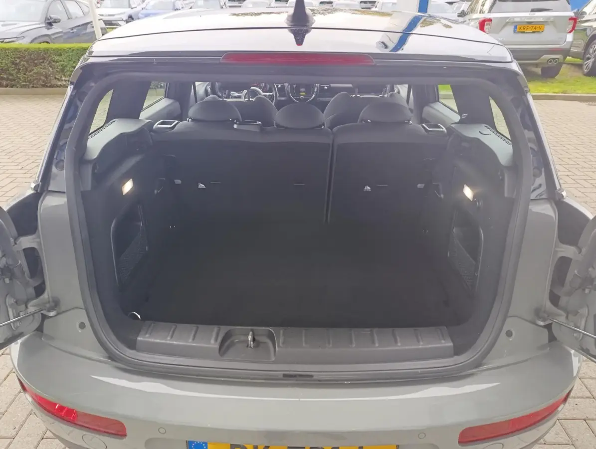 1.5 Cooper Chili Business Plus | BTW-auto | Stoelverwarming | Led-koplampen | Climate Control | Cruise Control | Navigatie | Automaat | Parkeersensoren voor+achter