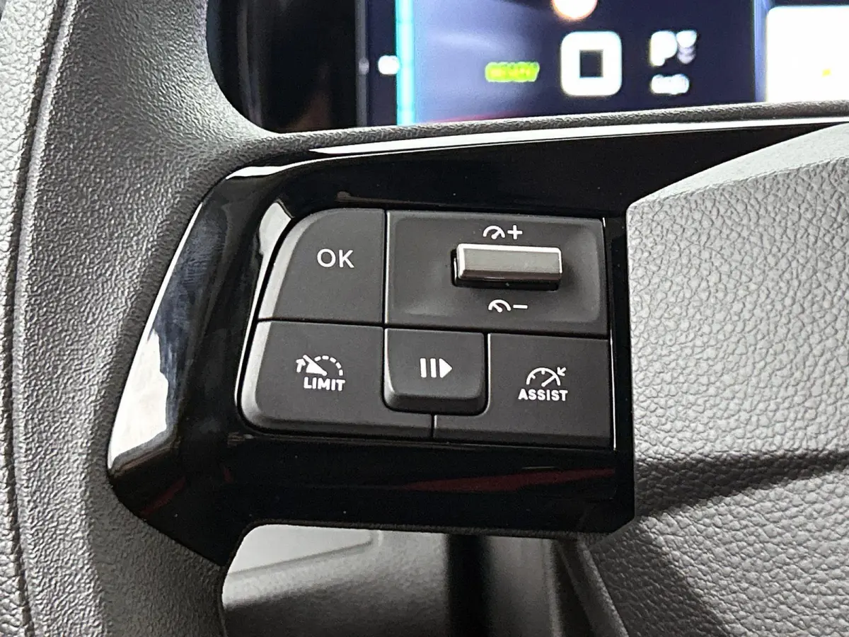 136pk L2 50 kWh Automaat | Tot 8 Jaar Garantie | Houten-Vloer | Navigatie | Airco | Cruise Control | Dodehoekdetectie | Full-LED | Camera | Apple Carplay/Android Auto |