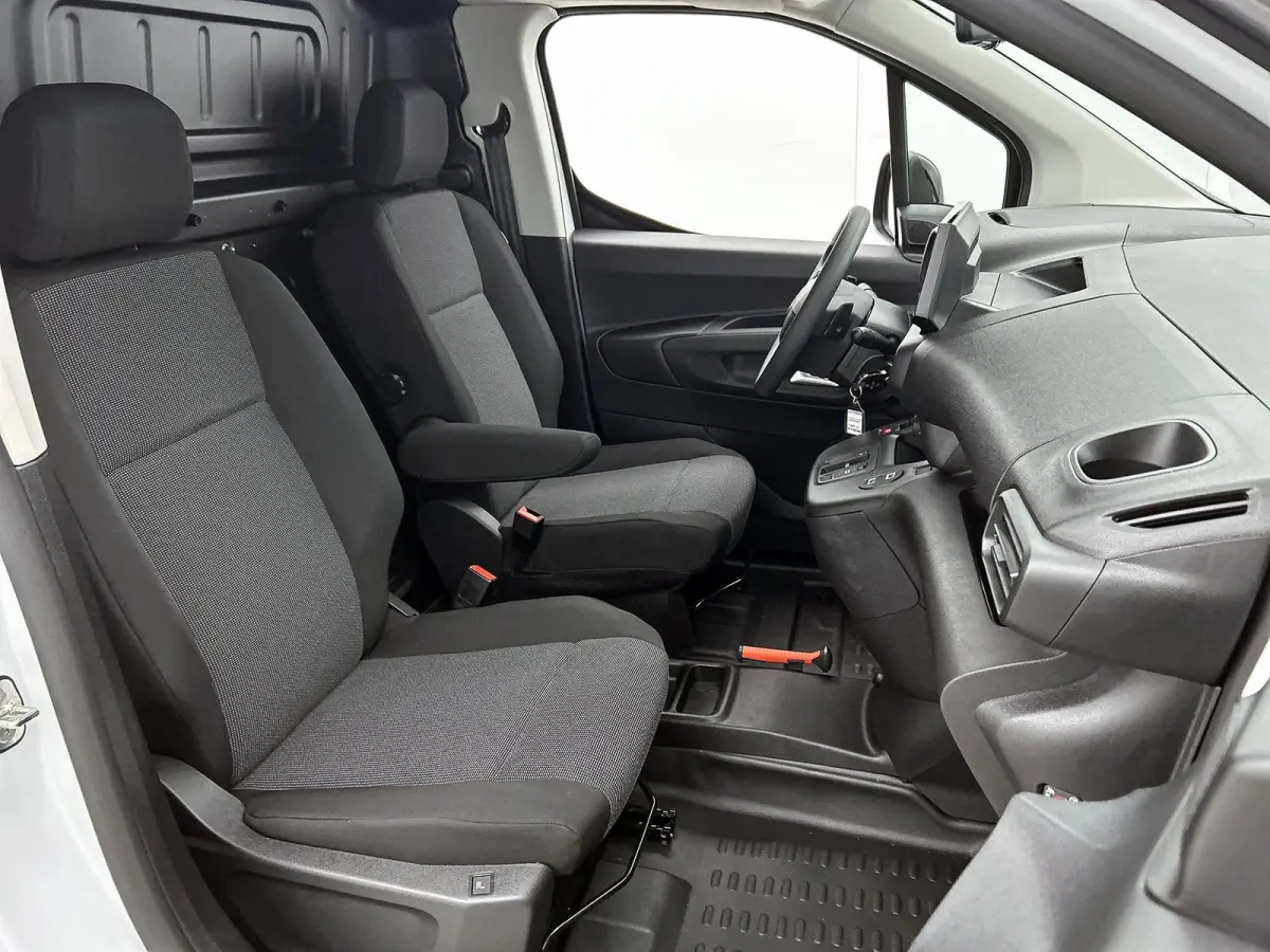 136pk L2 50 kWh Automaat | Tot 8 Jaar Garantie | Houten-Vloer | Navigatie | Airco | Cruise Control | Dodehoekdetectie | Full-LED | Camera | Apple Carplay/Android Auto |