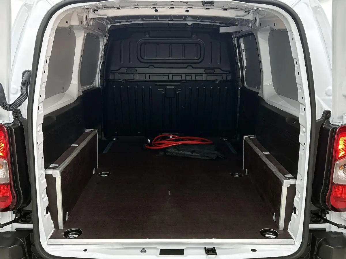 136pk L2 50 kWh Automaat | Tot 8 Jaar Garantie | Houten-Vloer | Navigatie | Airco | Cruise Control | Dodehoekdetectie | Full-LED | Camera | Apple Carplay/Android Auto |