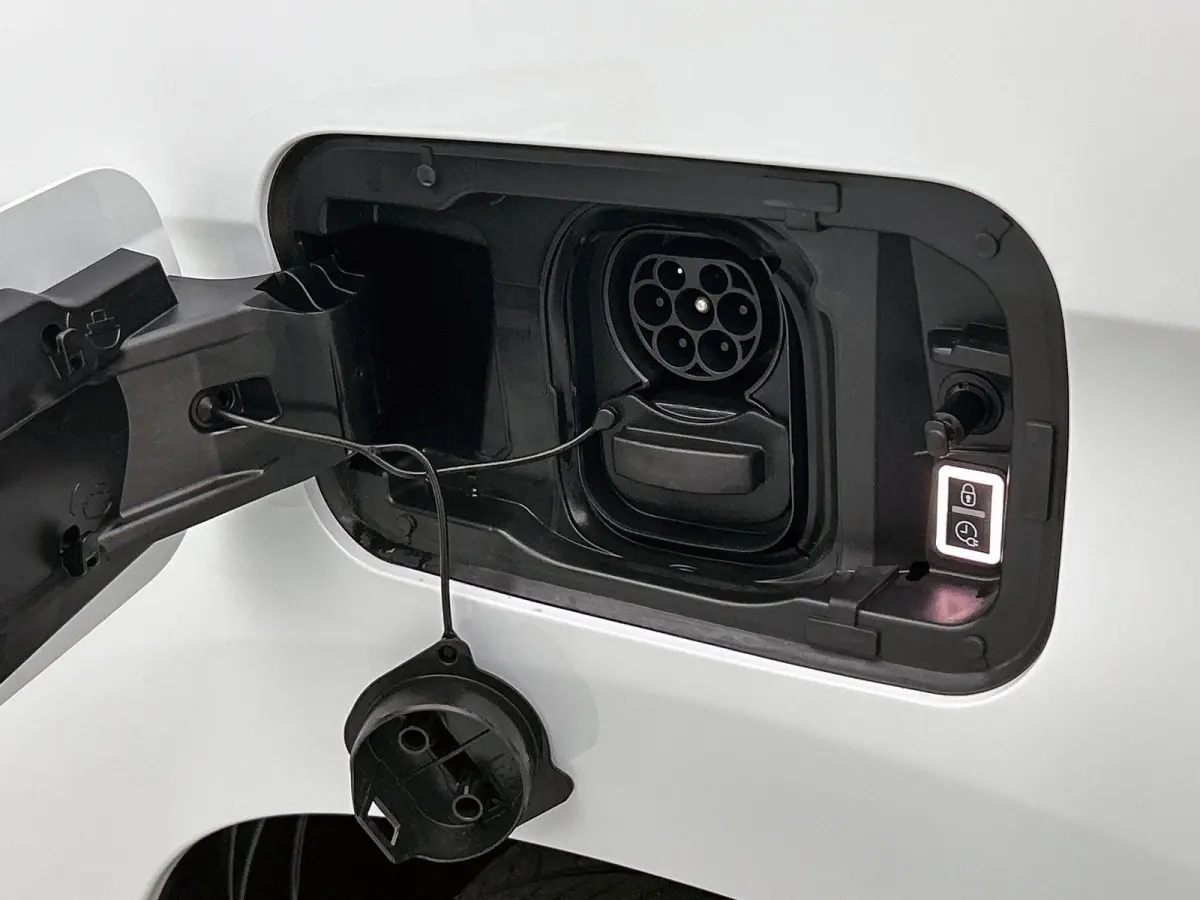 136pk L2 50 kWh Automaat | Tot 8 Jaar Garantie | Houten-Vloer | Navigatie | Airco | Cruise Control | Dodehoekdetectie | Full-LED | Camera | Apple Carplay/Android Auto |