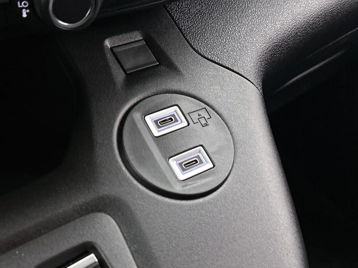 136pk L2 50 kWh Automaat | Tot 8 Jaar Garantie | Houten-Vloer | Navigatie | Airco | Cruise Control | Dodehoekdetectie | Full-LED | Camera | Apple Carplay/Android Auto |