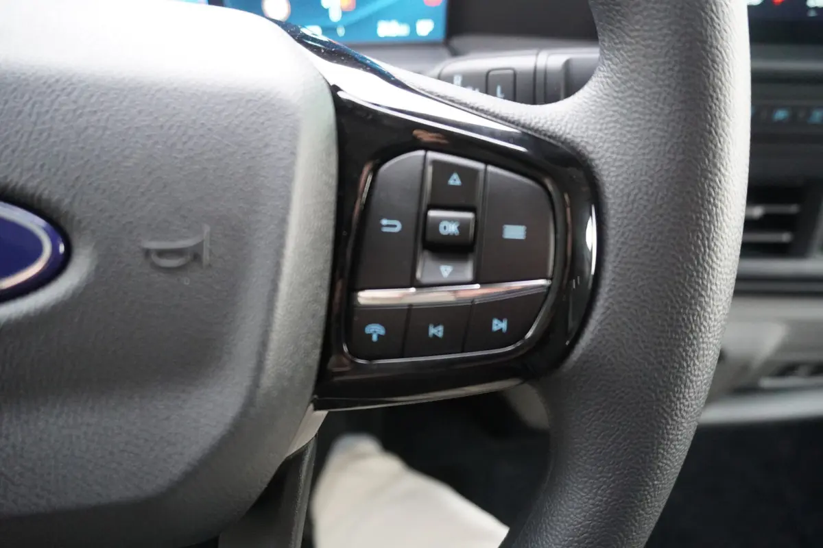 340 L2H1 Trend 71 kWh WLTP 370 km Automaat nr. V003 | Airco | Cruise | Trekhaak |  Apple CP-Android auto