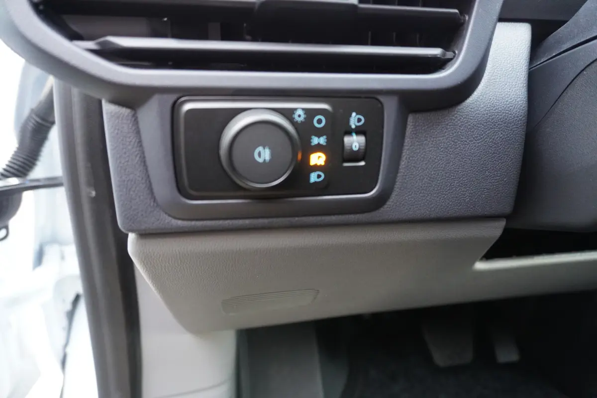 340 L2H1 Trend 71 kWh WLTP 370 km Automaat nr. V003 | Airco | Cruise | Trekhaak |  Apple CP-Android auto