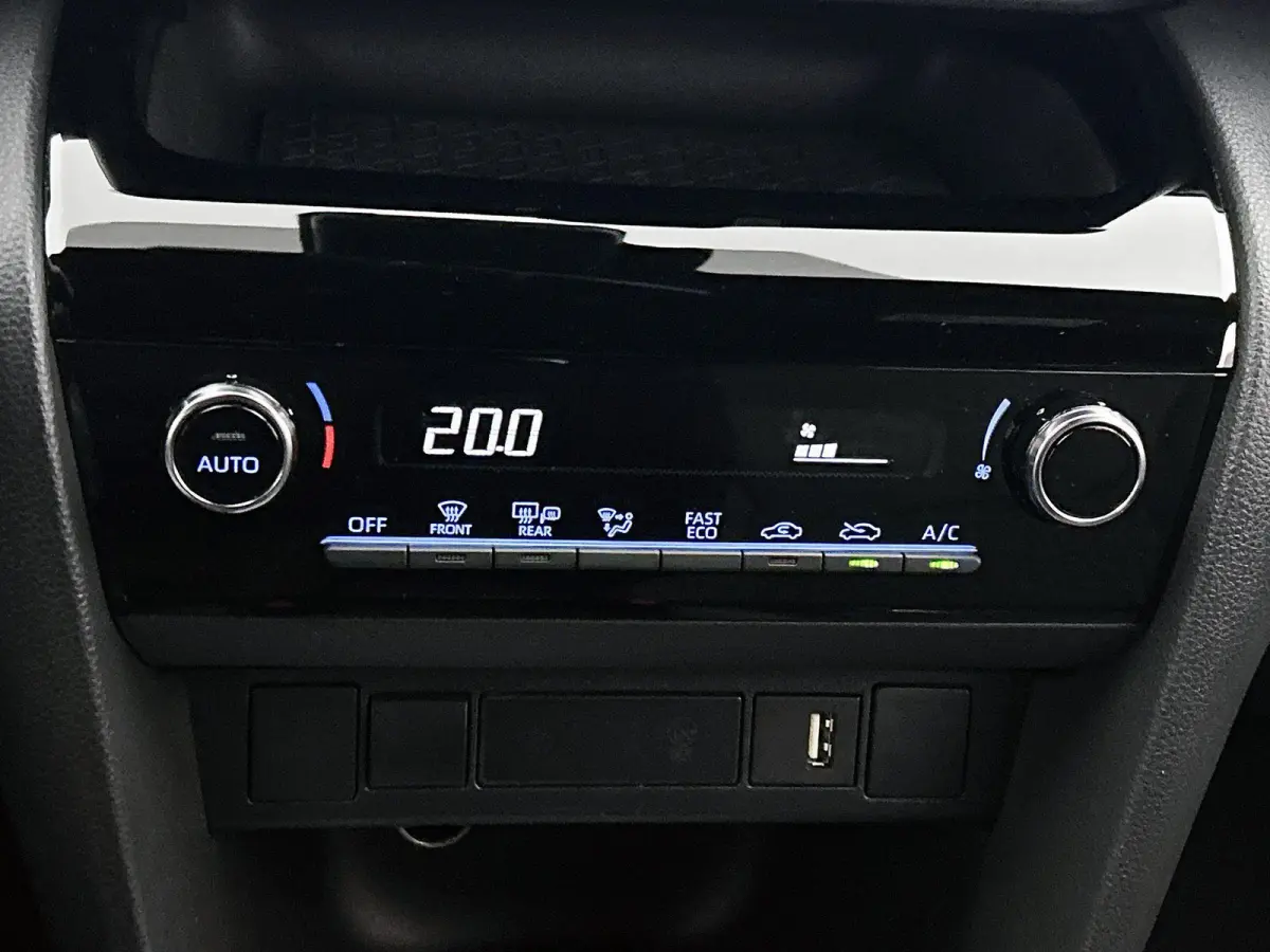 1.5 115pk Hybrid Dynamic Automaat | 1ste Eigenaar | Navigatie | Adaptieve Cruise Control | LED | 17"LMV | Parkeersensoren | Keyless Entry/Start |