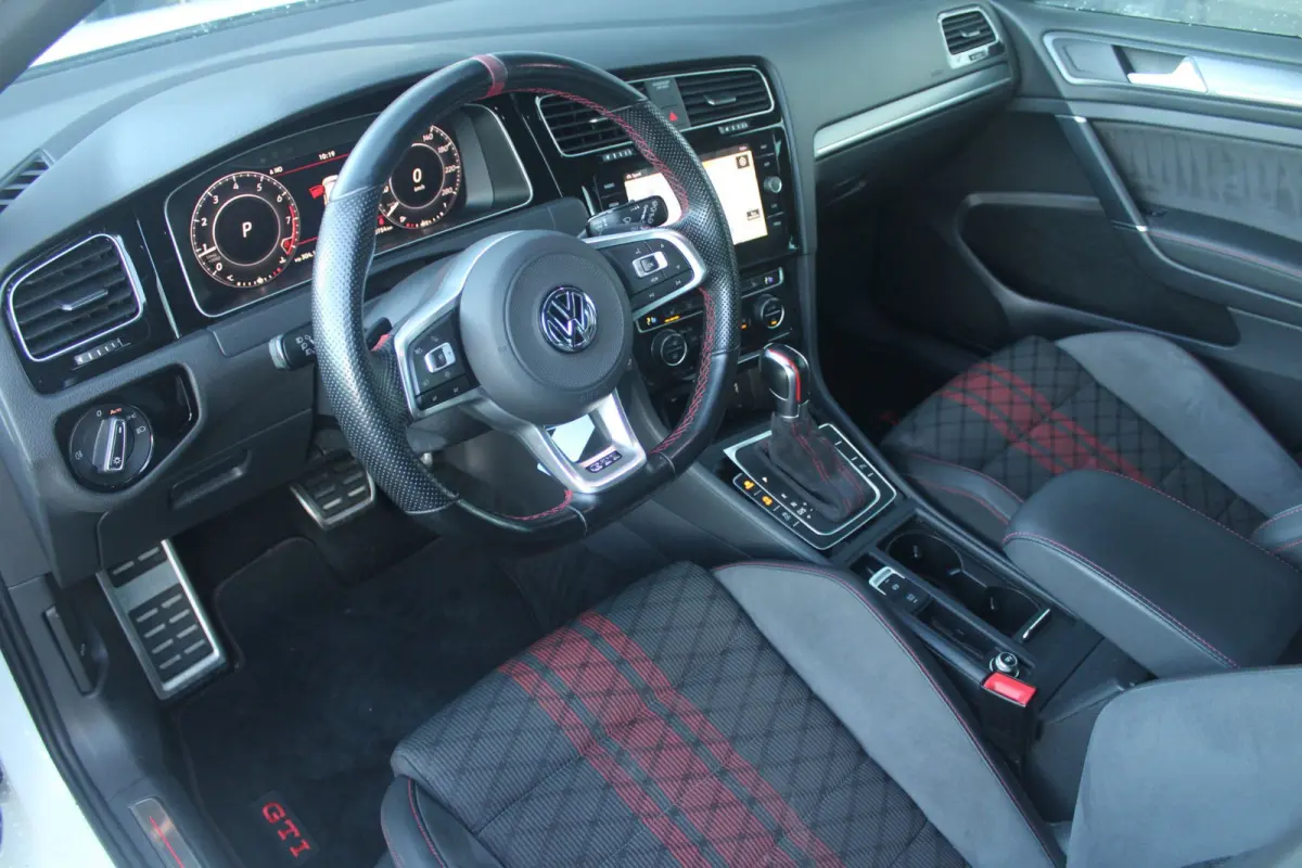 2.0 TSI GTI TCR | Dynaudio | DCC | ACC| Camera | 1e Lak