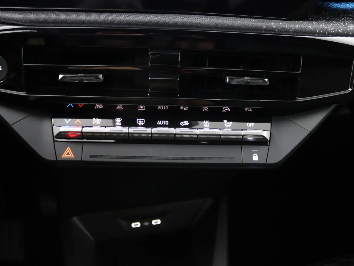 techno full hybrid E-Tech 160 pk | pack winter, safety & parking | all-season banden | verlenging connected services openR link met twee jaar |
