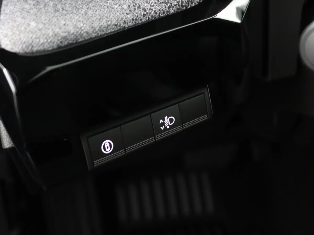 techno full hybrid E-Tech 160 pk | pack winter, safety & parking | all-season banden | verlenging connected services openR link met twee jaar |