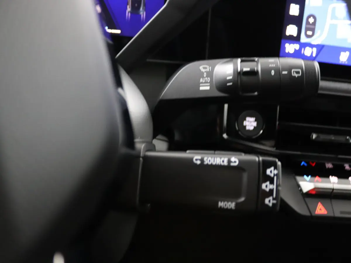 techno full hybrid E-Tech 160 pk | pack winter, safety & parking | all-season banden | verlenging connected services openR link met twee jaar |