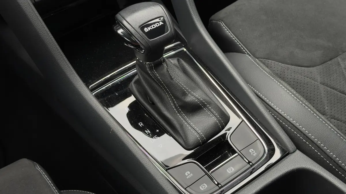 150pk 1.5 TSI Sportline Business | Panoramadak | Cruise Control | Achteruitrijcamera | Alcantara | 20" |
