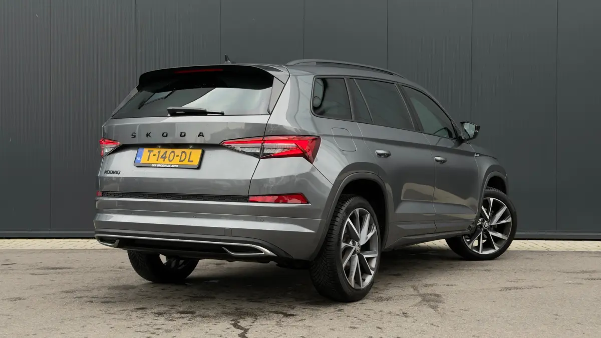 150pk 1.5 TSI Sportline Business | Panoramadak | Cruise Control | Achteruitrijcamera | Alcantara | 20" |
