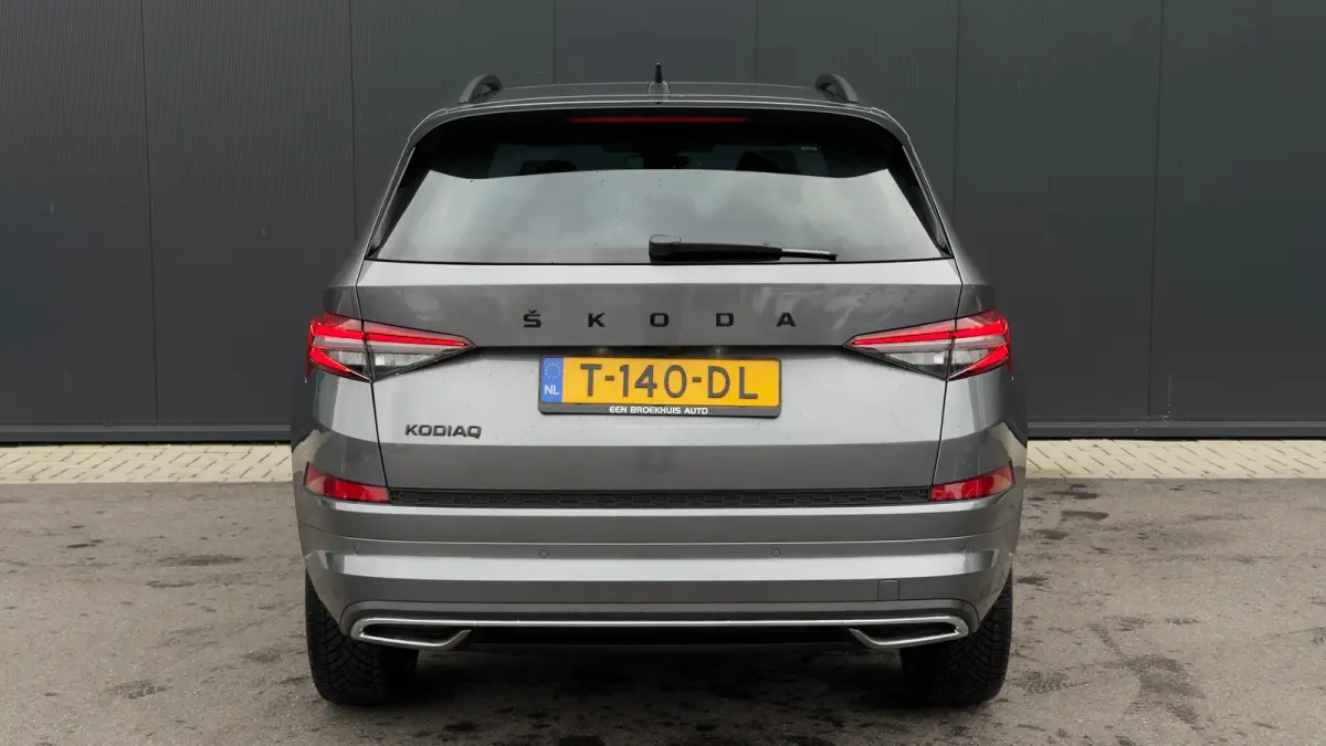 150pk 1.5 TSI Sportline Business | Panoramadak | Cruise Control | Achteruitrijcamera | Alcantara | 20" |