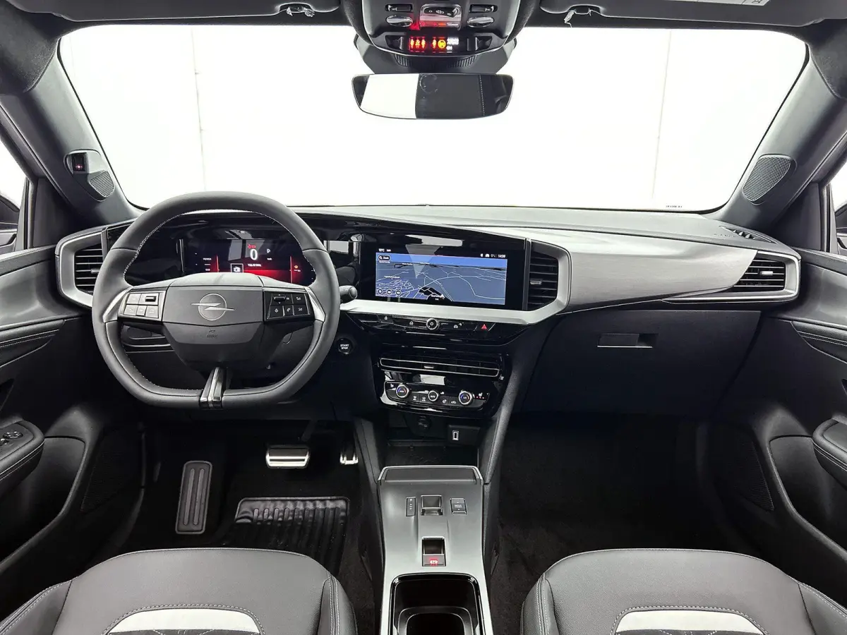 1.2 145pk Hybrid Ultimate Automaat | Tot 8 Jaar Garantie | Elektrisch Verstelb. Bestuurdersstoel | Adaptieve Cruise Control | Dodehoekdetectie | Stoel-/Stuurverwarming | Camera | Keyless Ent