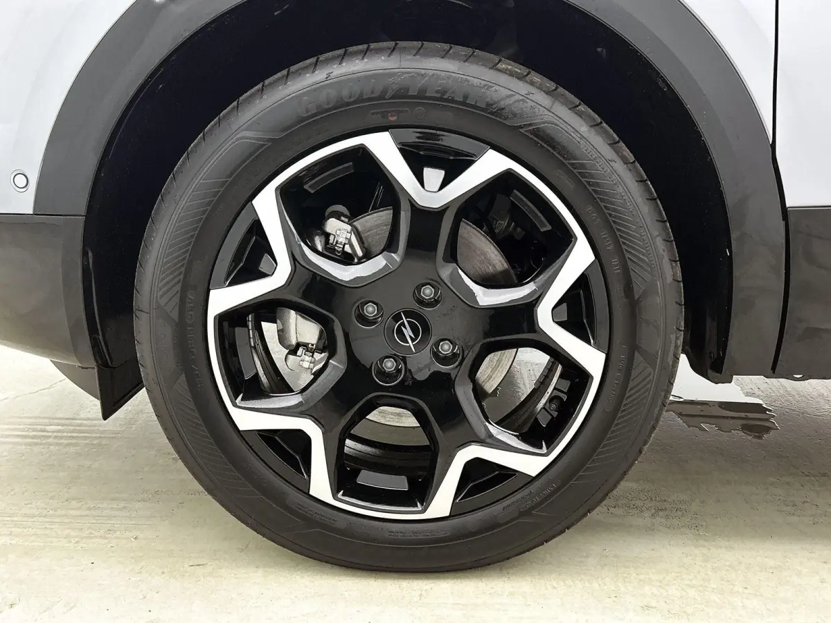1.2 145pk Hybrid Ultimate Automaat | Tot 8 Jaar Garantie | Elektrisch Verstelb. Bestuurdersstoel | Adaptieve Cruise Control | Dodehoekdetectie | Stoel-/Stuurverwarming | Camera | Keyless Ent