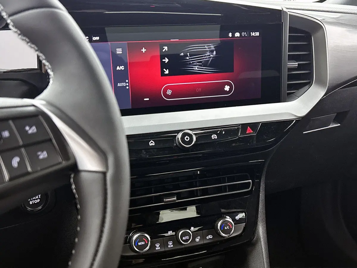1.2 145pk Hybrid Ultimate Automaat | Tot 8 Jaar Garantie | Elektrisch Verstelb. Bestuurdersstoel | Adaptieve Cruise Control | Dodehoekdetectie | Stoel-/Stuurverwarming | Camera | Keyless Ent