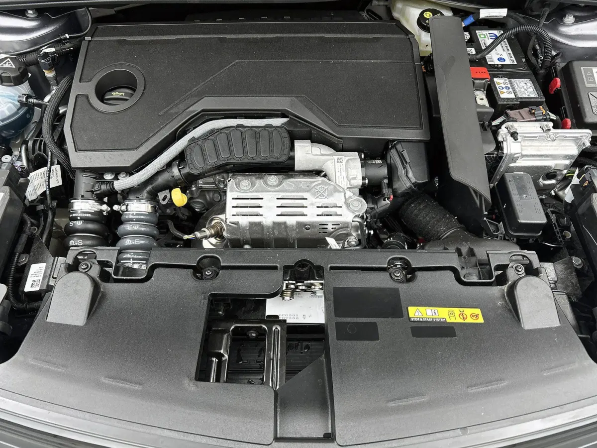1.2 145pk Hybrid Ultimate Automaat | Tot 8 Jaar Garantie | Elektrisch Verstelb. Bestuurdersstoel | Adaptieve Cruise Control | Dodehoekdetectie | Stoel-/Stuurverwarming | Camera | Keyless Ent