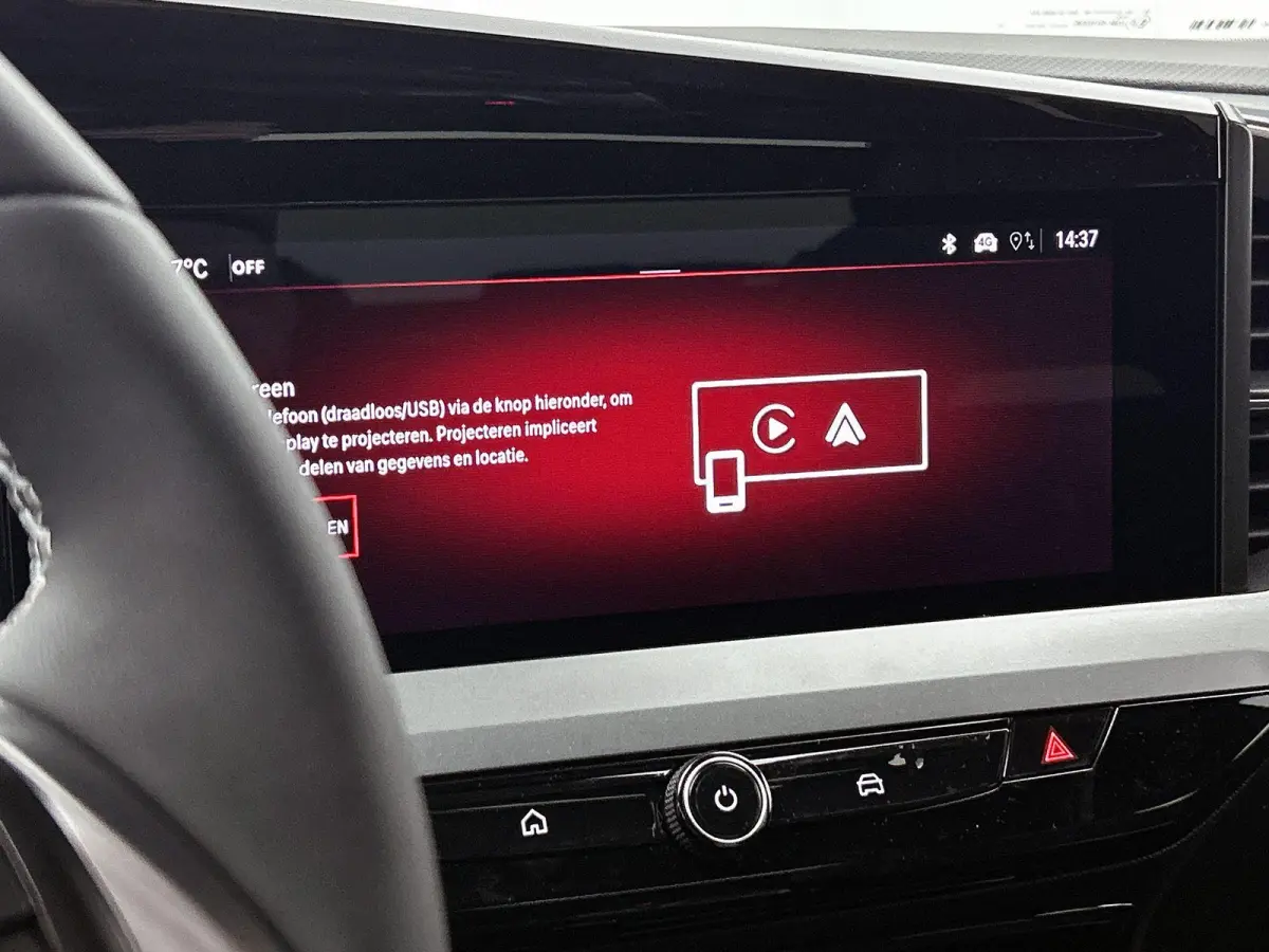 1.2 145pk Hybrid Ultimate Automaat | Tot 8 Jaar Garantie | Elektrisch Verstelb. Bestuurdersstoel | Adaptieve Cruise Control | Dodehoekdetectie | Stoel-/Stuurverwarming | Camera | Keyless Ent
