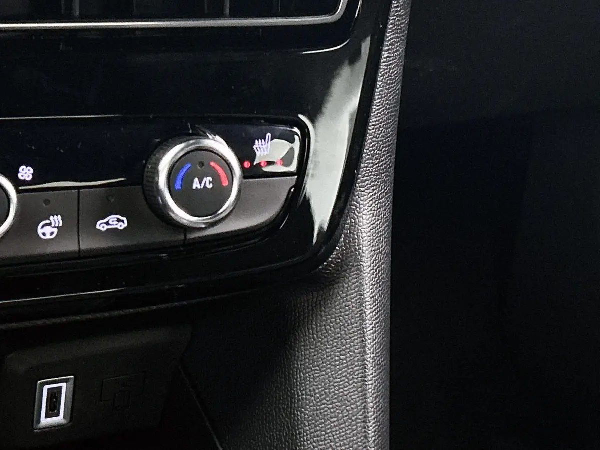1.2 145pk Hybrid Ultimate Automaat | Tot 8 Jaar Garantie | Elektrisch Verstelb. Bestuurdersstoel | Adaptieve Cruise Control | Dodehoekdetectie | Stoel-/Stuurverwarming | Camera | Keyless Ent