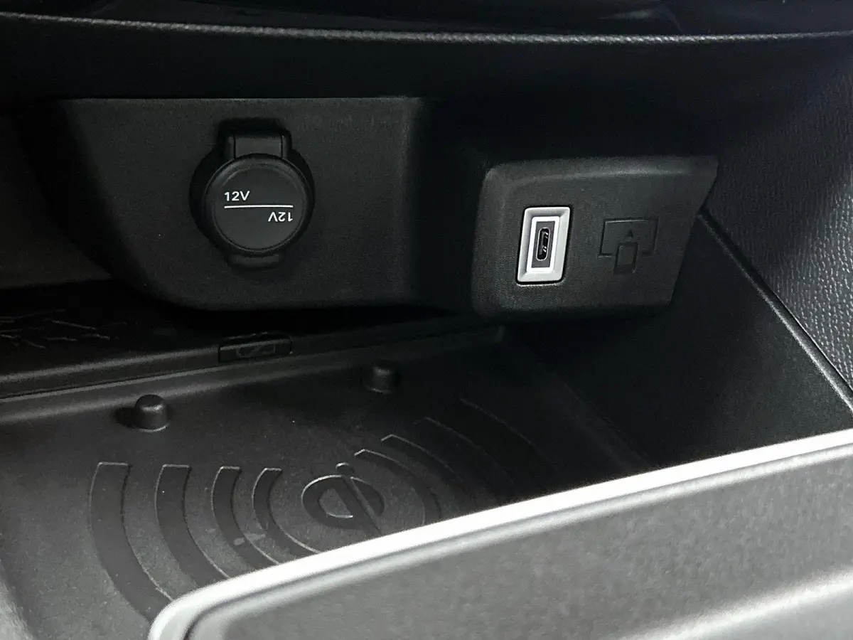 1.2 145pk Hybrid Ultimate Automaat | Tot 8 Jaar Garantie | Elektrisch Verstelb. Bestuurdersstoel | Adaptieve Cruise Control | Dodehoekdetectie | Stoel-/Stuurverwarming | Camera | Keyless Ent