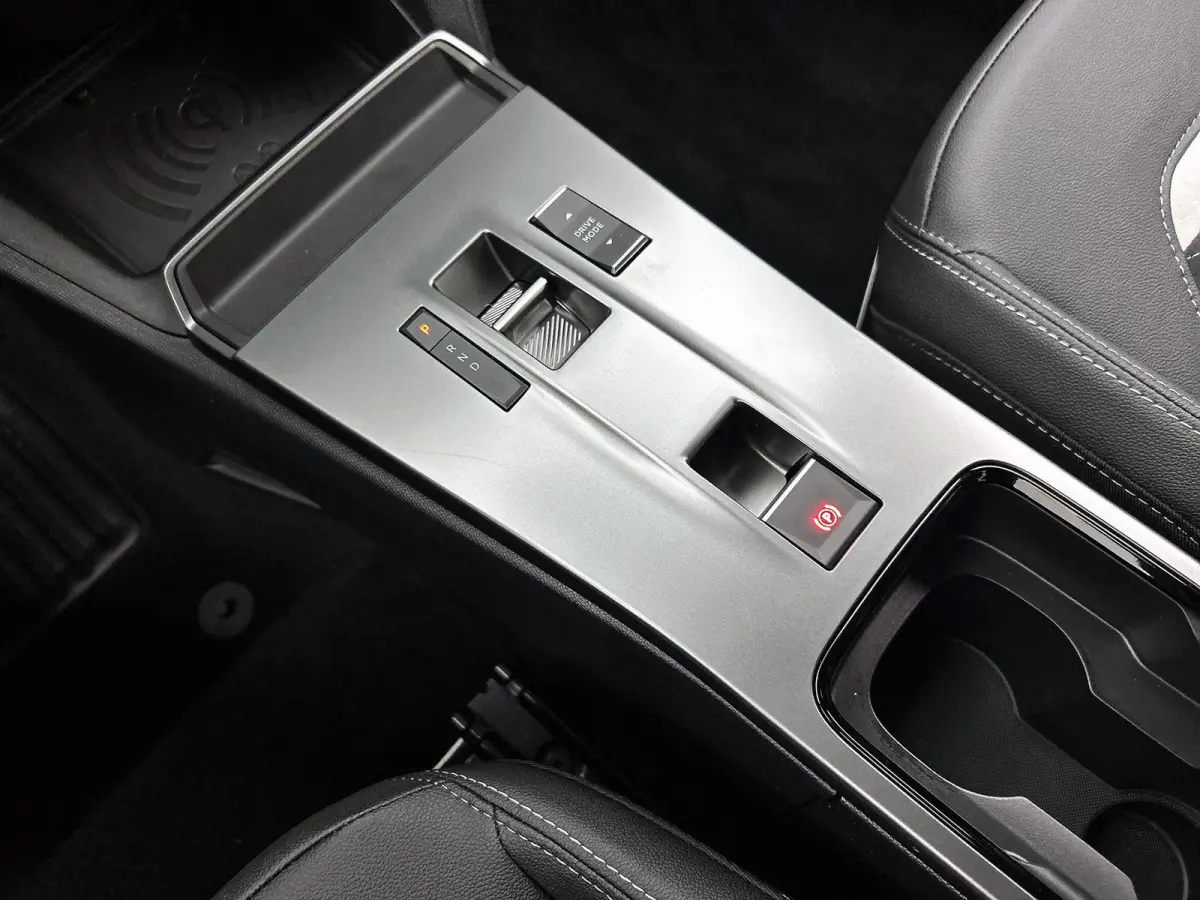 1.2 145pk Hybrid Ultimate Automaat | Tot 8 Jaar Garantie | Elektrisch Verstelb. Bestuurdersstoel | Adaptieve Cruise Control | Dodehoekdetectie | Stoel-/Stuurverwarming | Camera | Keyless Ent