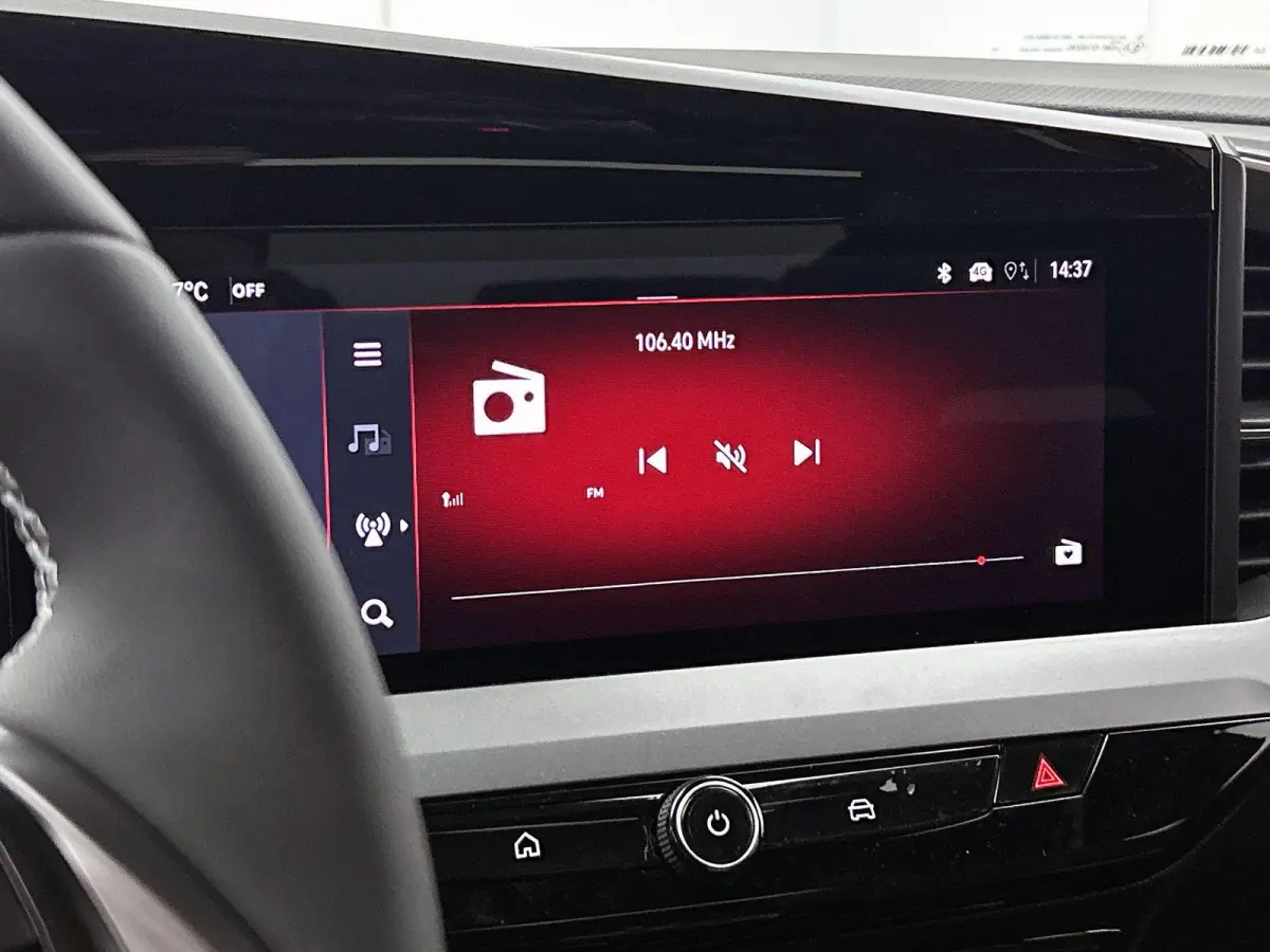 1.2 145pk Hybrid Ultimate Automaat | Tot 8 Jaar Garantie | Elektrisch Verstelb. Bestuurdersstoel | Adaptieve Cruise Control | Dodehoekdetectie | Stoel-/Stuurverwarming | Camera | Keyless Ent
