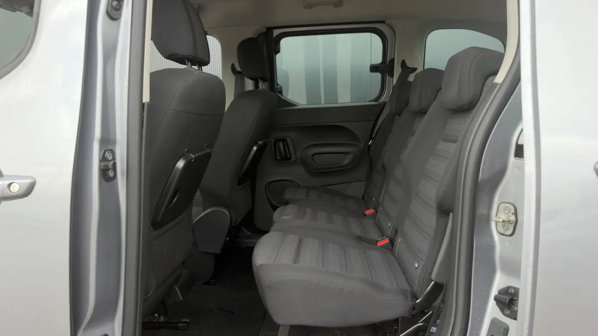 136pk L1H1 Edition 50 kWh | SOH: 91,63% | Trekhaak | Achteruitrijcamera | Cruise Control | Carplay |