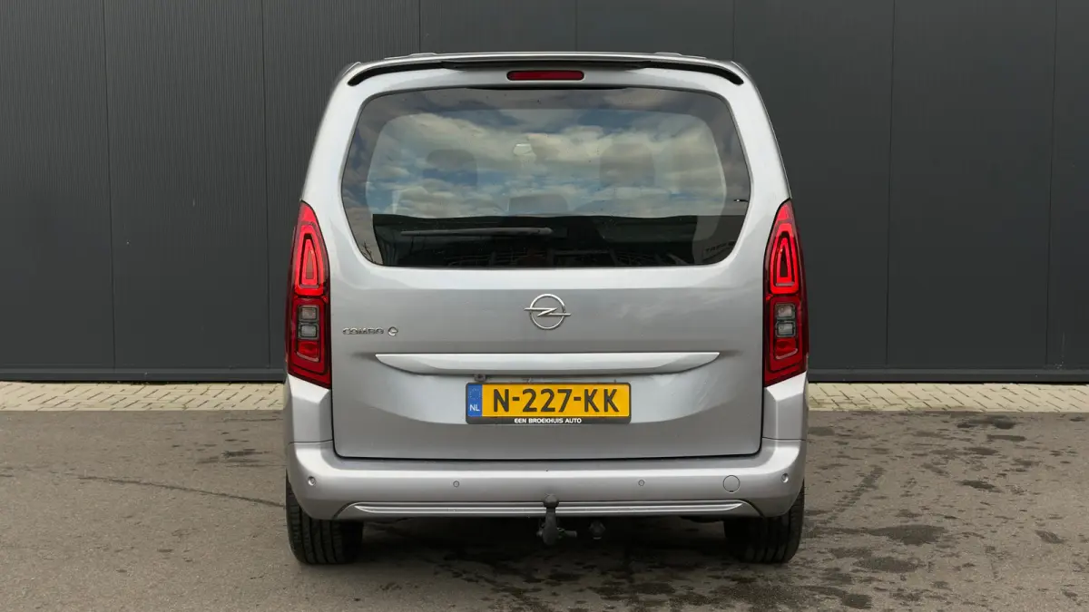 136pk L1H1 Edition 50 kWh | SOH: 91,63% | Trekhaak | Achteruitrijcamera | Cruise Control | Carplay |